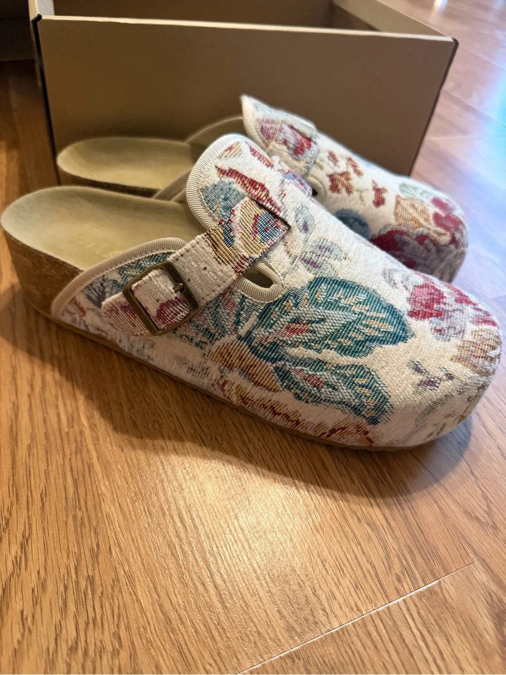 MIA Qwest Mule Shoes - Beige Taupe
SIZE 8. - Picture 5 of 9